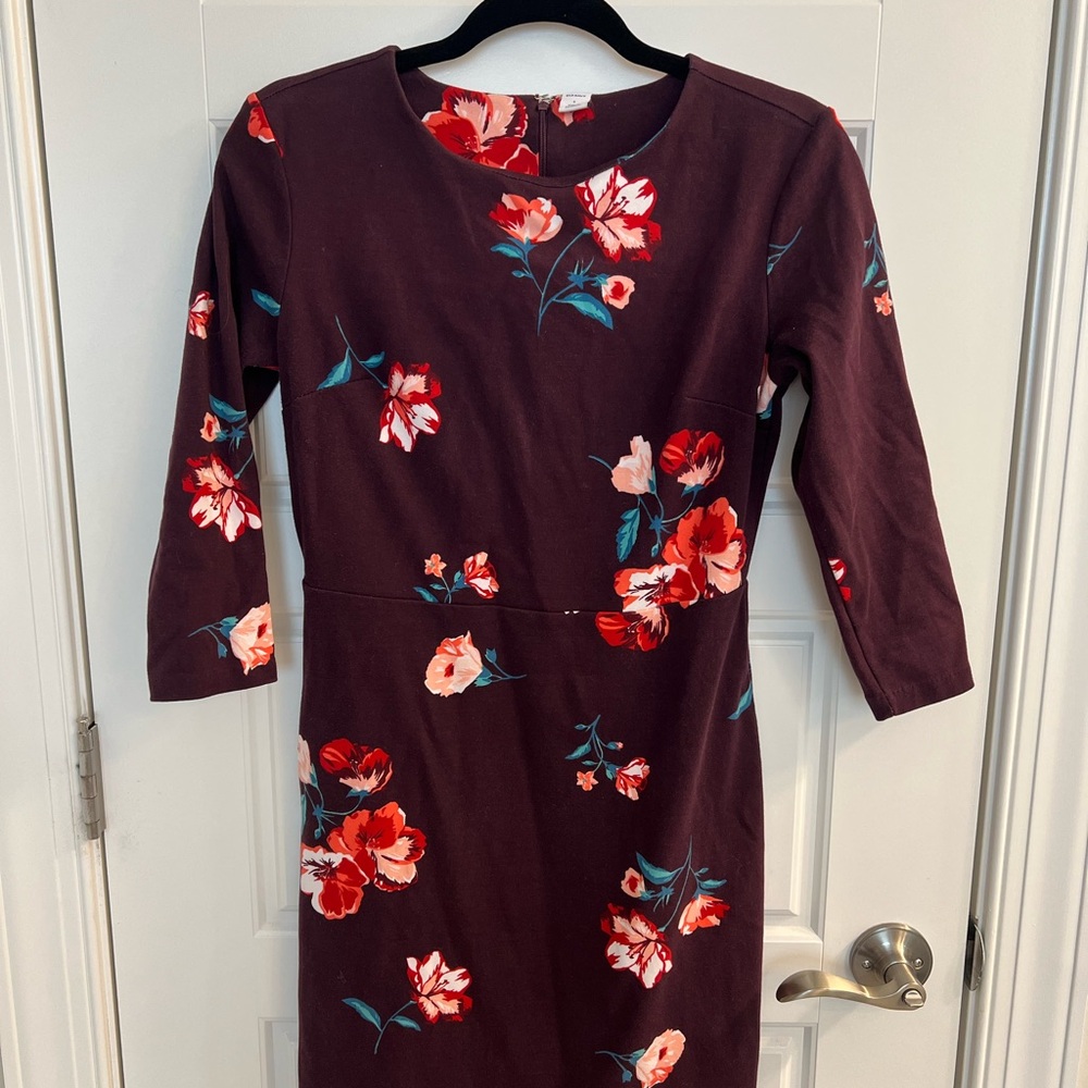 Old Navy Red Sheath Dress 3/4 Sleeve Crew Neck
